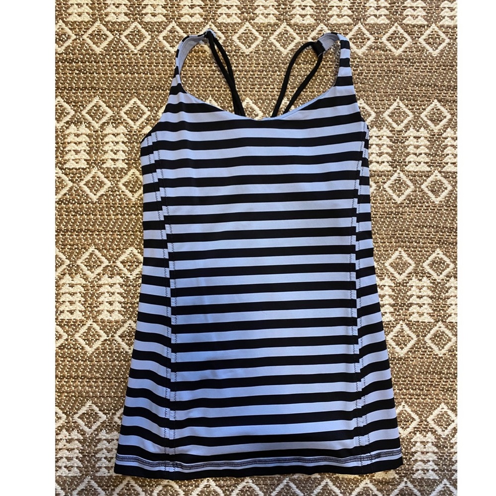 Striped Lululemon tank top!!! No signs of wear!